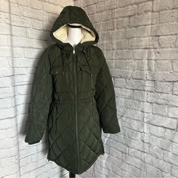 Levi's
Women's Hooded Anorak Puffer Coat - Picture 6 of 14